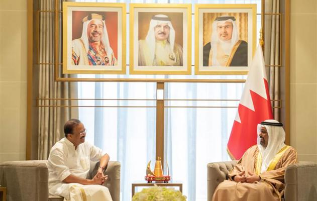 معالي وزير المالية والاقتصاد الوطني يستقبل وزير الدولة للشؤون الخارجية في جمهورية الهند
